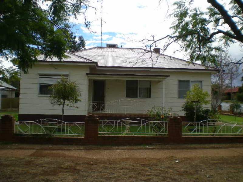 34 Mitchell Street, Parkes, NSW 2870