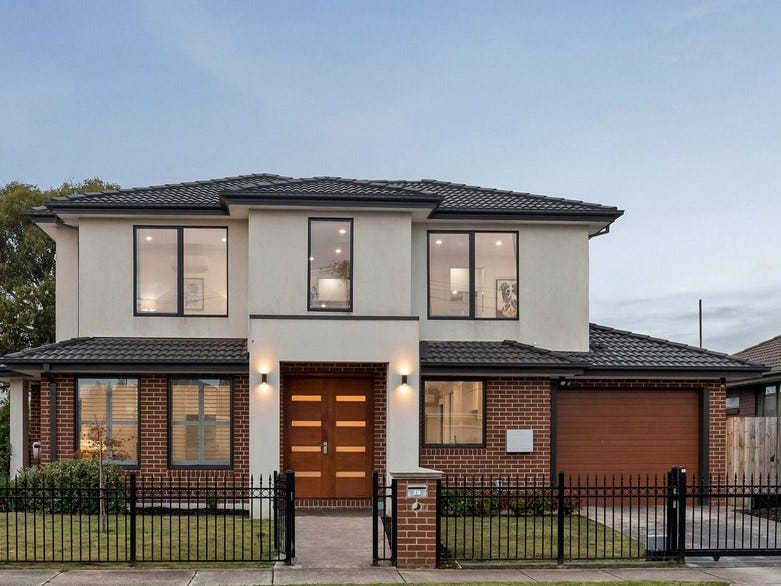 Townhouses for Sale in Hampton Park, VIC 3976 Pg. 3