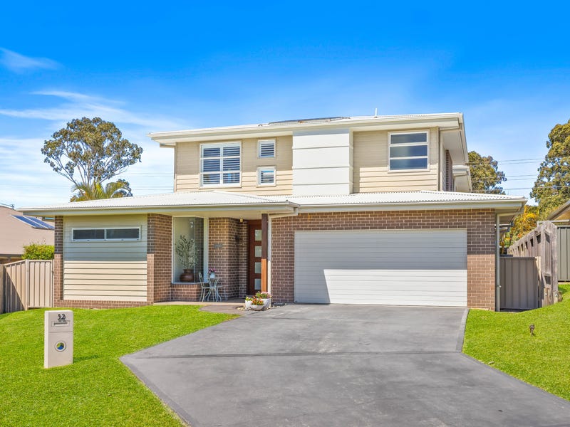 Large Walk In Robe Design 32 Currawong Drive, Port Macquarie, NSW 2444 - House for Sale ...