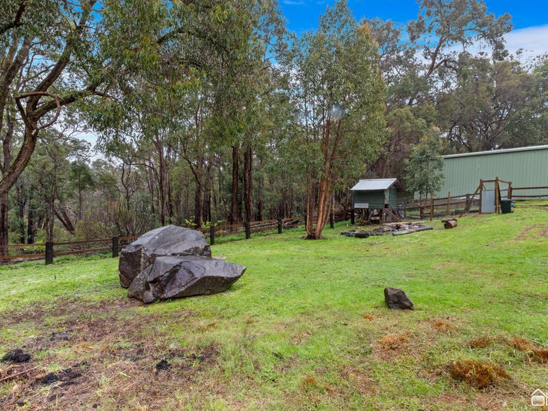8 Brook Road, Jarrahdale, WA 6124