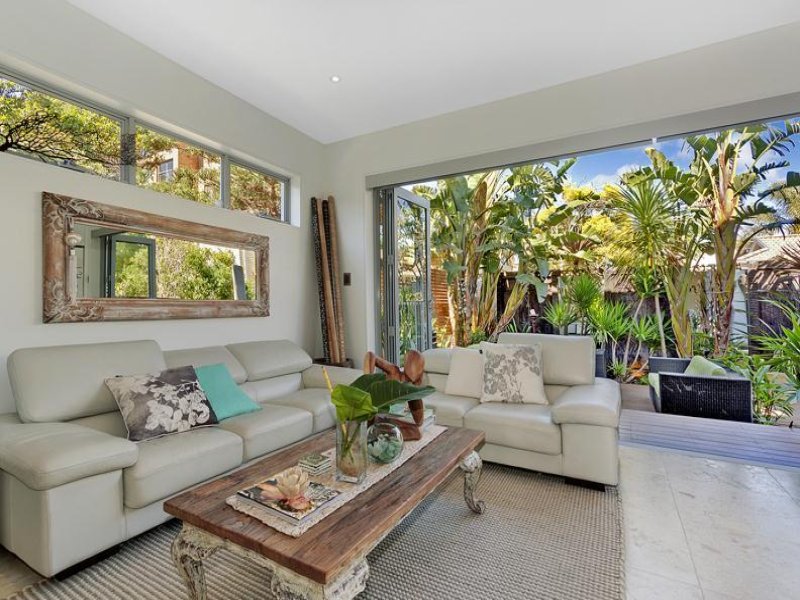 10 Loftus Street, Narrabeen, NSW 2101 Property Details