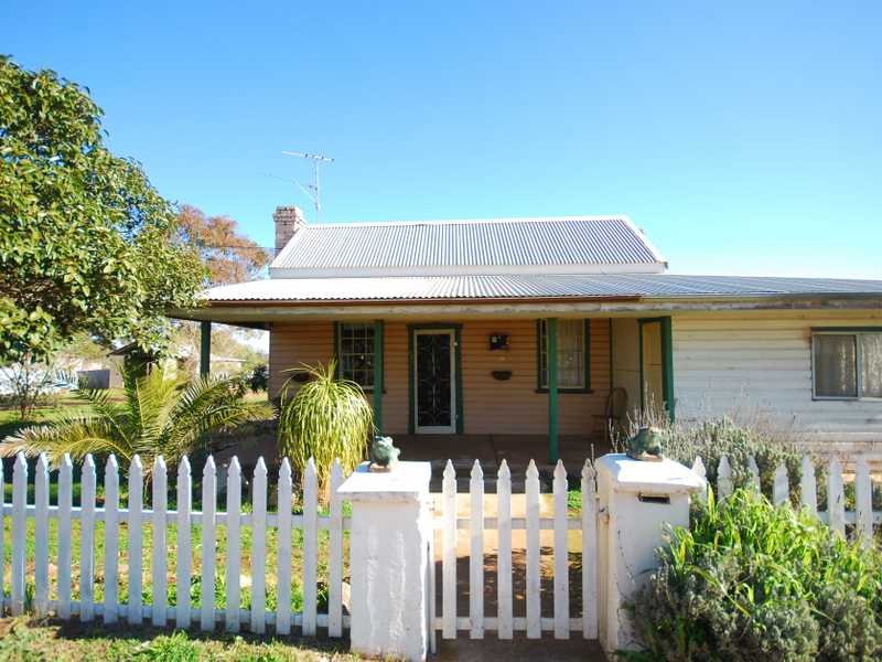 36 Methul Street, Coolamon, NSW 2701 Property Details