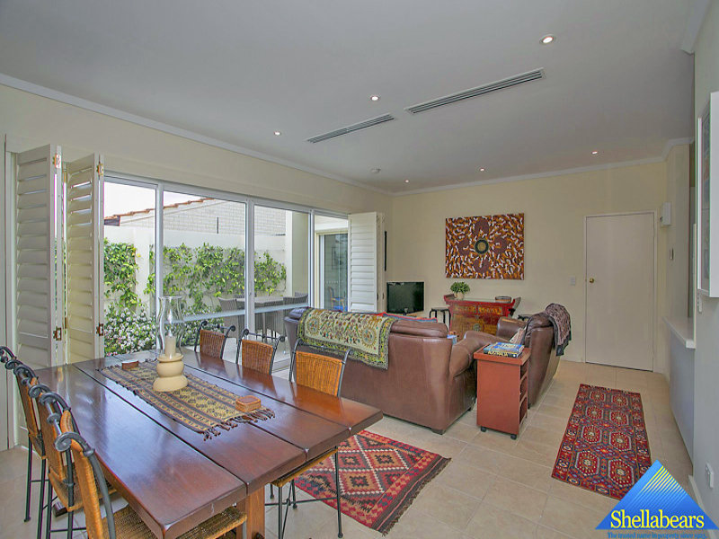 4/20 Queenslea Drive, Claremont, WA 6010 Property Details