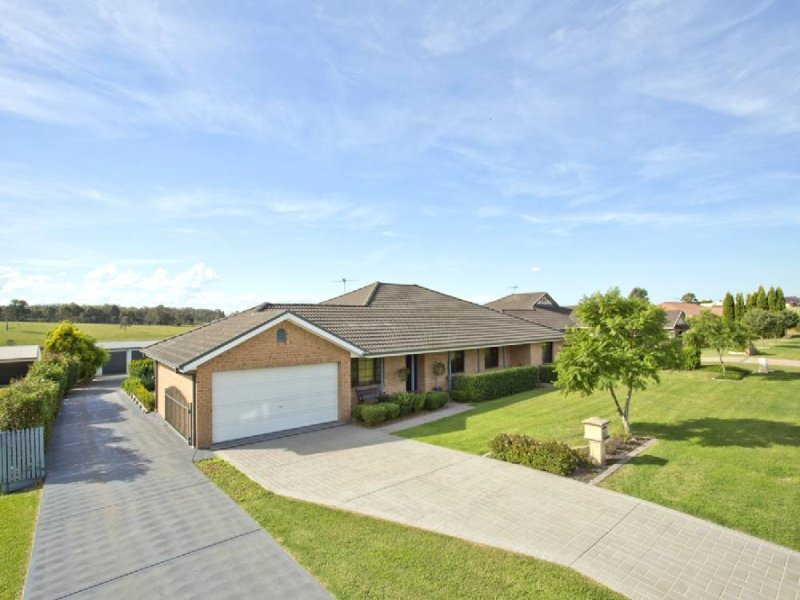 10 Glenlee Court, Thornton, NSW 2322