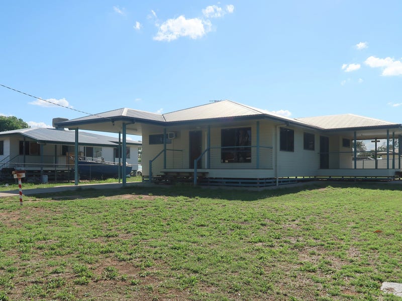 33 Diamond Avenue, Emerald, QLD 4720