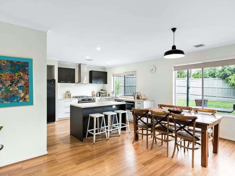 42 The Range Boulevard, Croydon, Vic 3136 Property Details