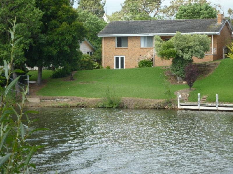 36 Robb Street, Bairnsdale, Vic 3875 Property Details