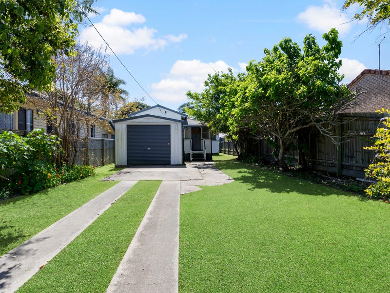 26 Annie Street, Woody Point, QLD 4019