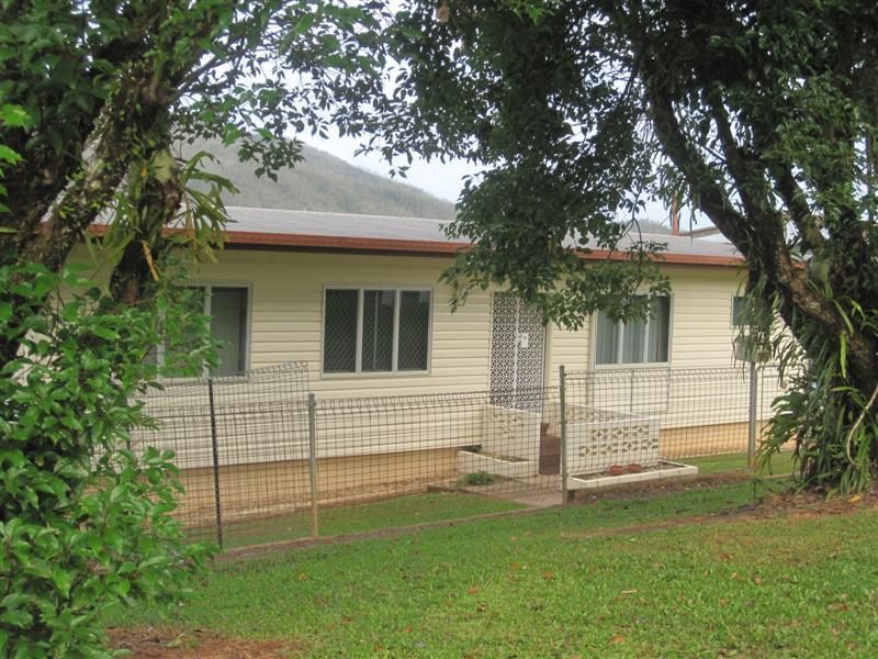 6 Hielscher Street, Tully, QLD 4854 6 Hielscher Street, Tully, QLD 4854