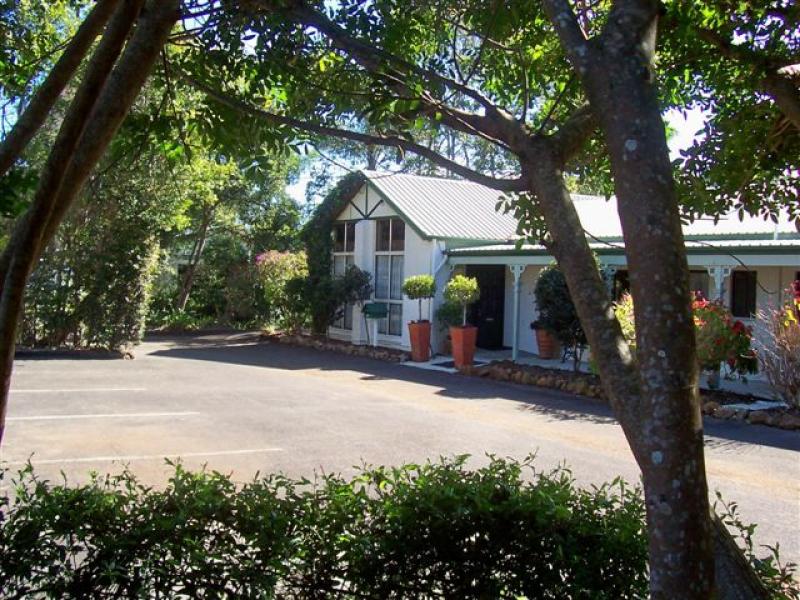 34 Mountain View Road, Maleny, Qld 4552 Property Details