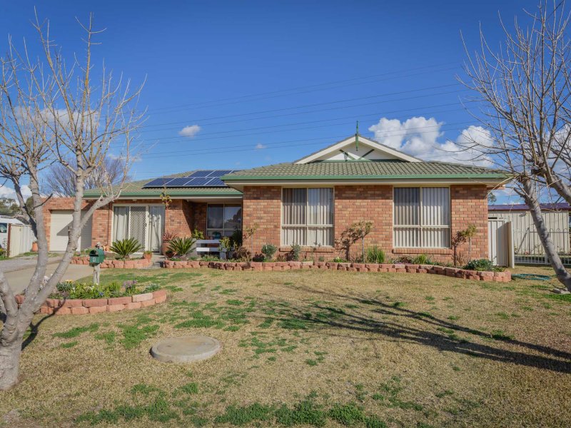 4 Eureka Place, Hillvue, NSW 2340