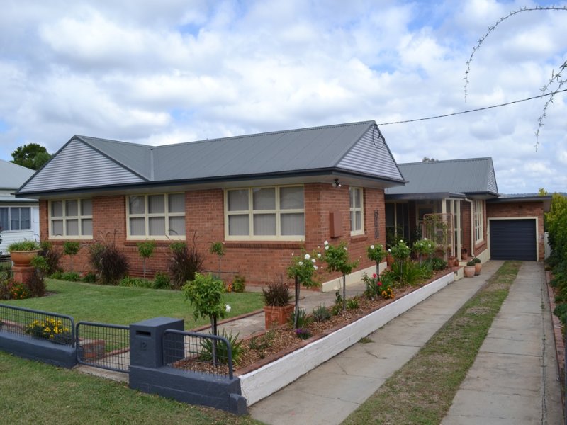 12 Mulligan Street, Inverell, NSW 2360