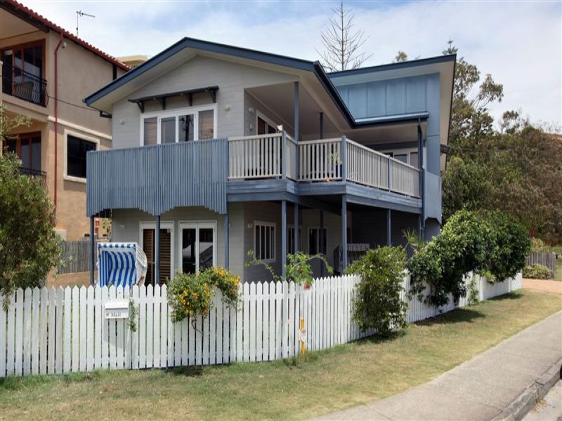 16 Fraser Avenue, Miami, QLD 4220