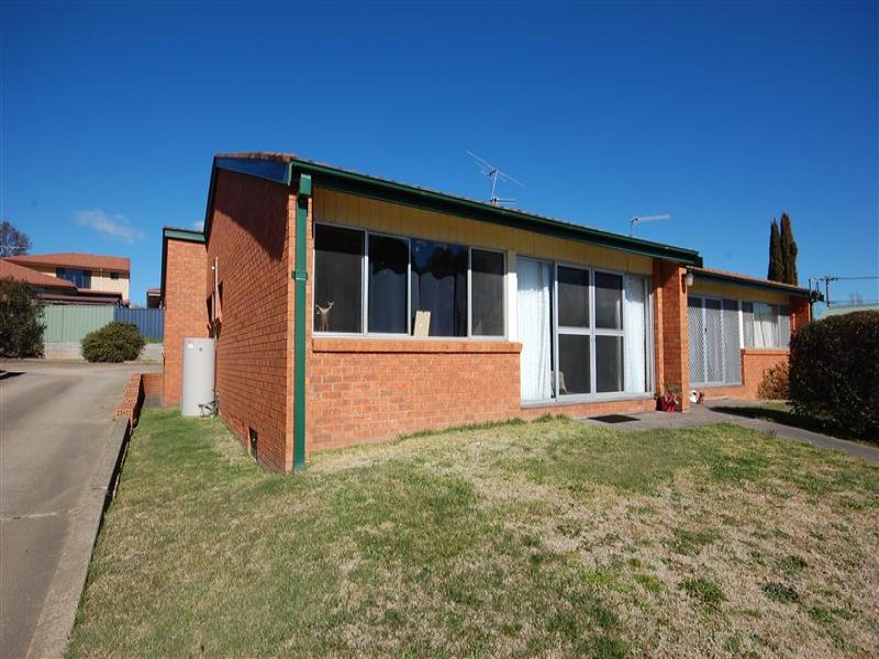 2/12 St Cuthberts Avenue, Armidale, NSW 2350 Property Details