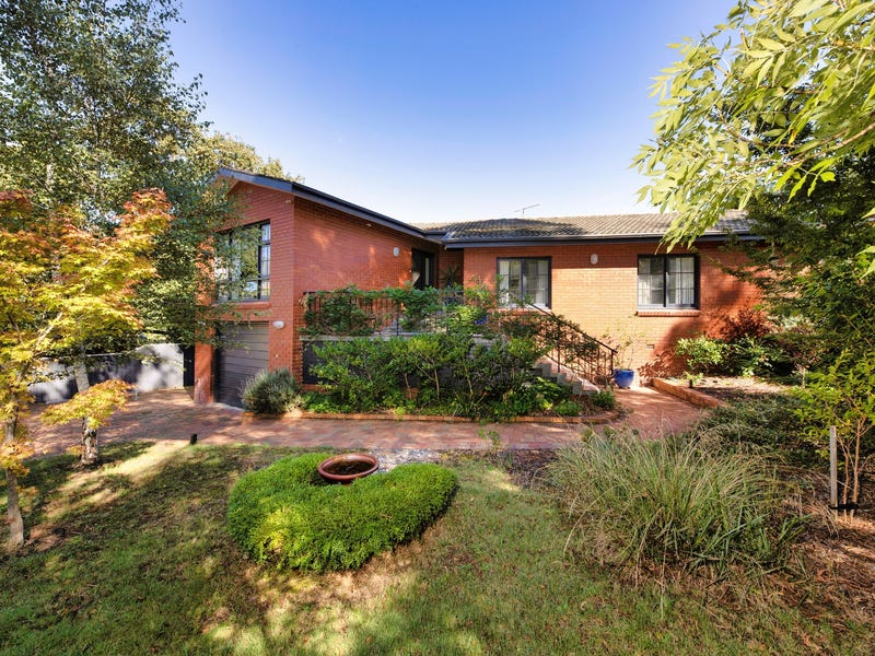 3 Tudor Place, Hughes, ACT 2605