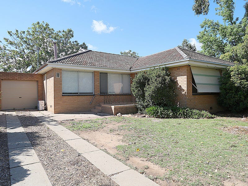 11 Holloway Street, Tolland, NSW 2650