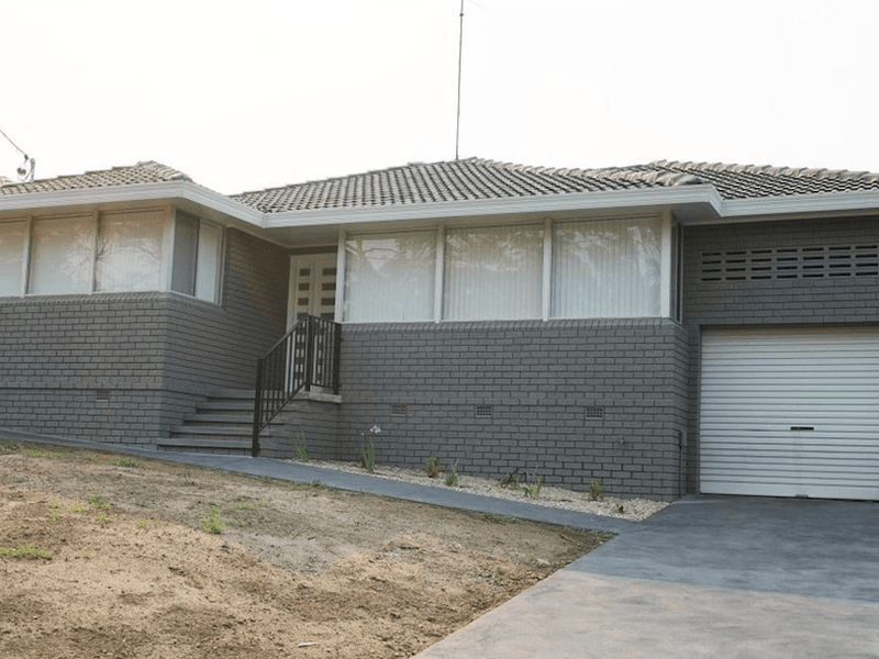 62 Richmond Cres, Campbelltown, NSW 2560
