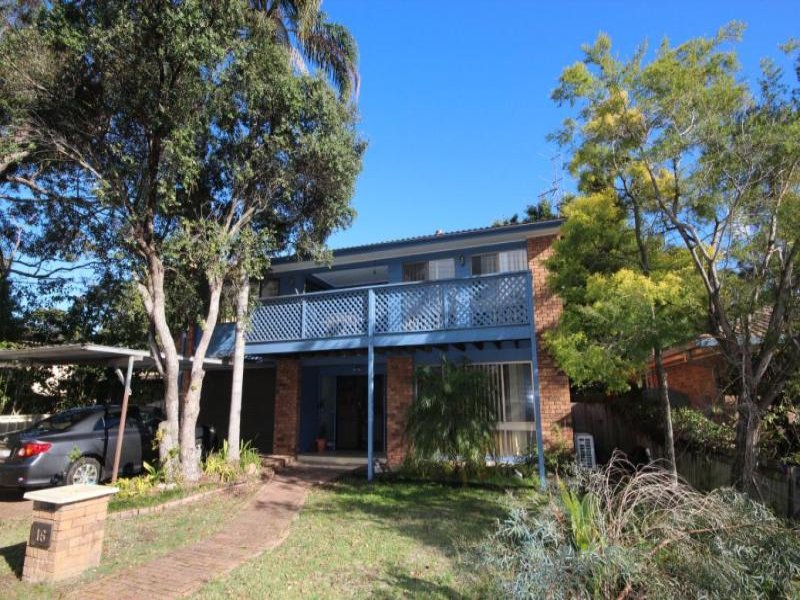 16 President Poincare Parade, Tanilba Bay, NSW 2319