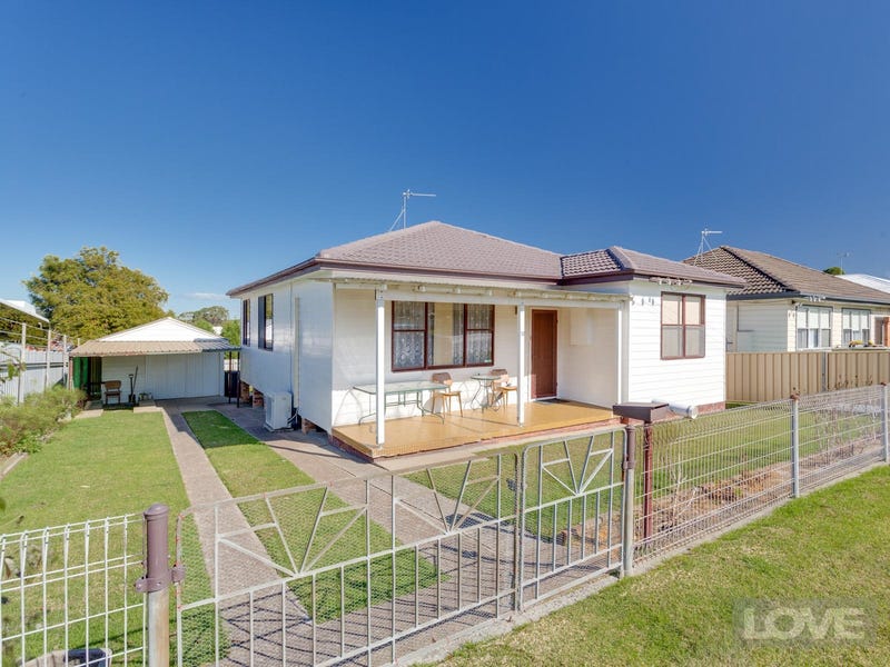 13 Macquarie Avenue, Gateshead, NSW 2290