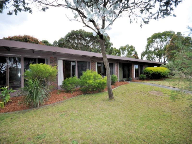 11 Tower Hill Road, Somers, VIC 3927