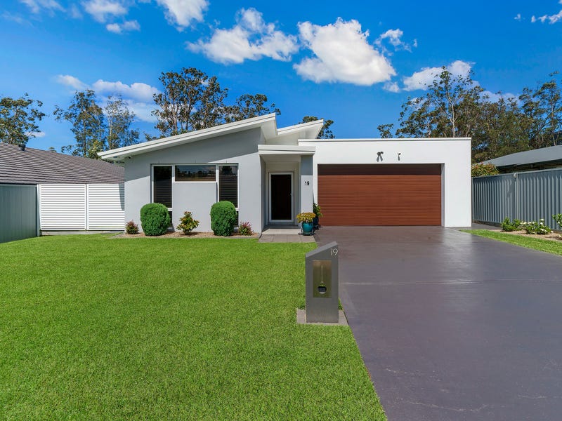 19 Milpera Road, Green Point, NSW 2251