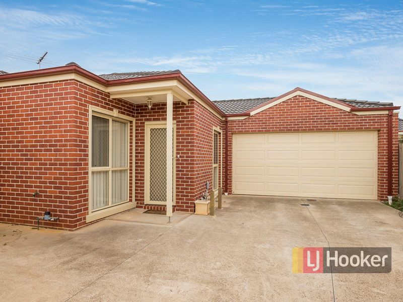 2/22 Yankos Drive, Werribee, Vic 3030 Property Details