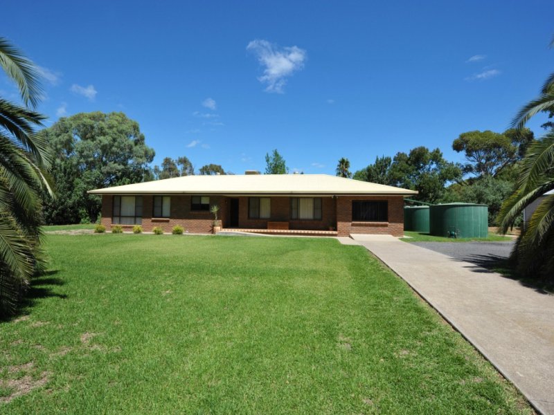 14 Kingswood Drive, Tamworth, NSW 2340 Property Details