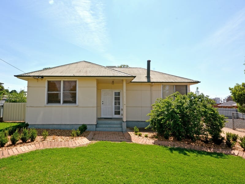 33 Macarthur Street, Griffith, NSW 2680 Property Details