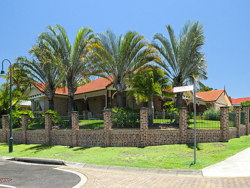 37 Amersham Crescent, Carindale, Qld 4152 Property Details