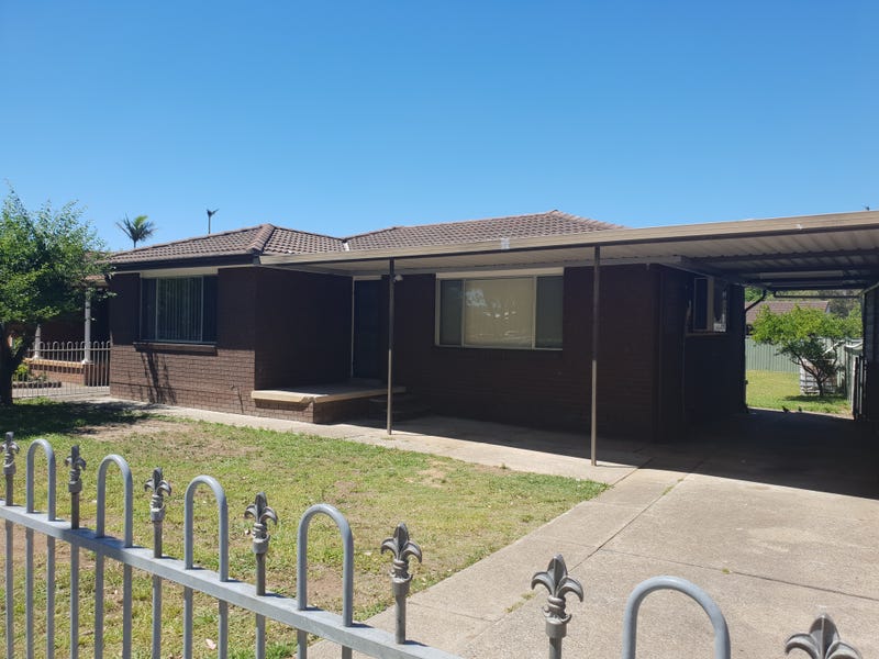 9 Belfield Road, Bossley Park, NSW 2176