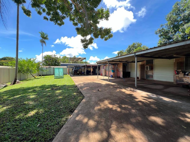 11 Annandi Avenue, Rocky Point, QLD 4874