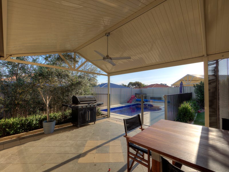 43 Baza Gardens, Maida Vale, WA 6057