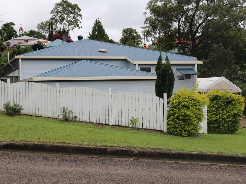 27 Broadway, Herberton, QLD 4887