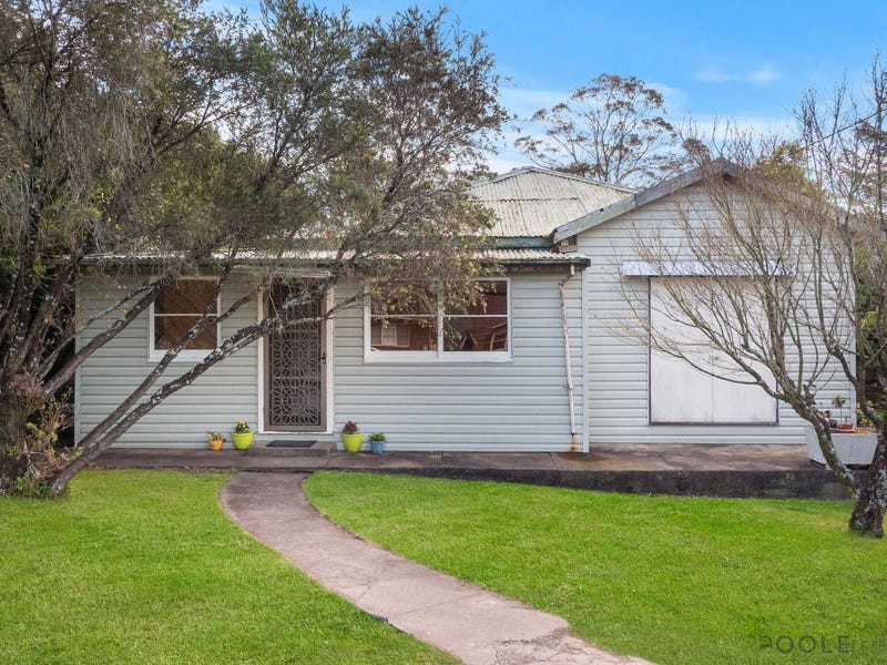 24 Hawkesbury Road, Springwood, NSW 2777 Property Details