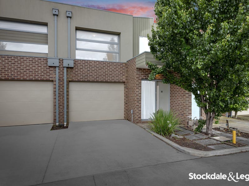 35/5 Thomas Carr Drive, Tarneit, Vic 3029 Property Details