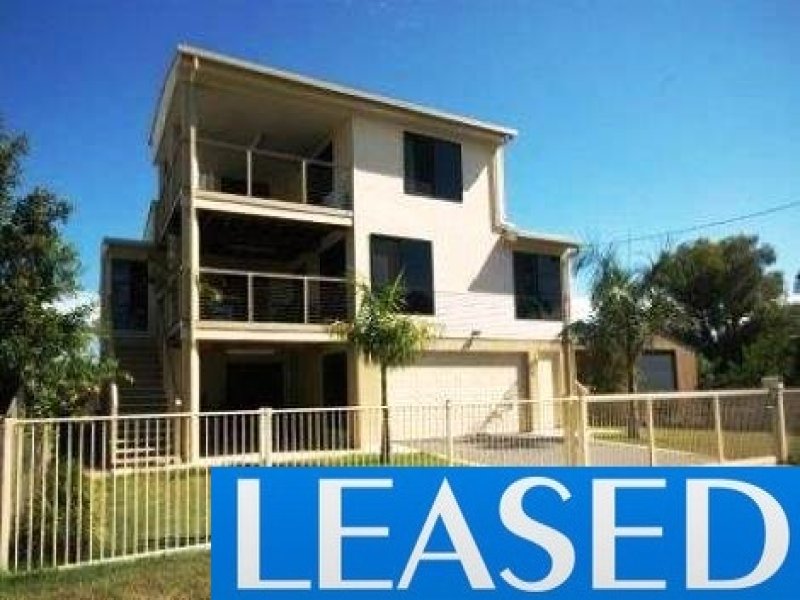 8 Guard Street, Urangan, QLD 4655