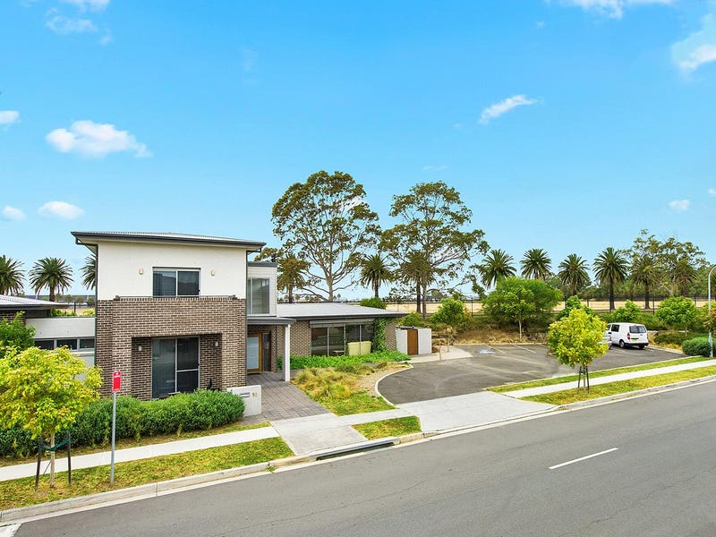 16 Rowe Drive, Potts Hill, NSW 2143