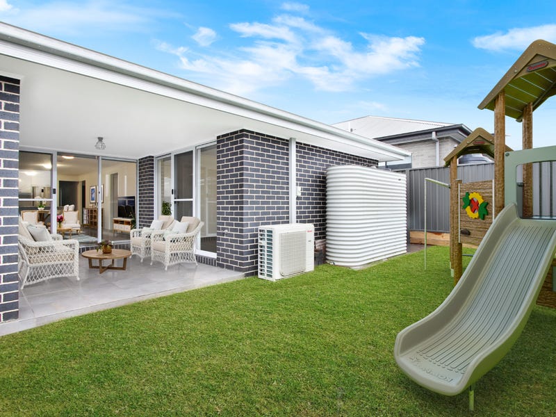 8 Coral Tree Cres, Calderwood, NSW 2527