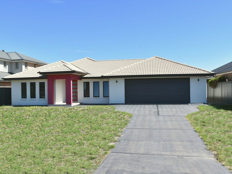 12 Monkerai Street, Fern Bay, NSW 2295