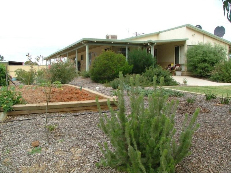 15 Field Street, Mingenew, WA 6522 Property Details