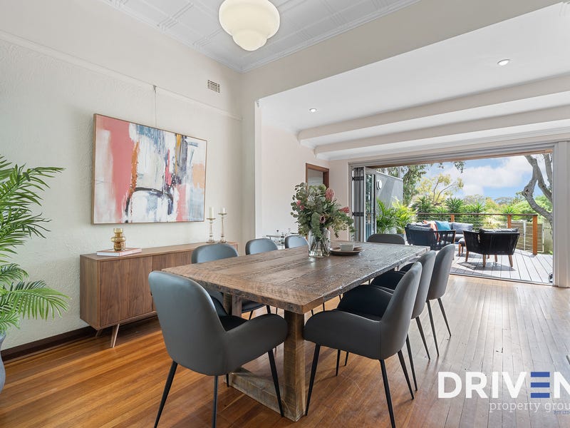 30 Dumbarton Cres, Menora, WA 6050