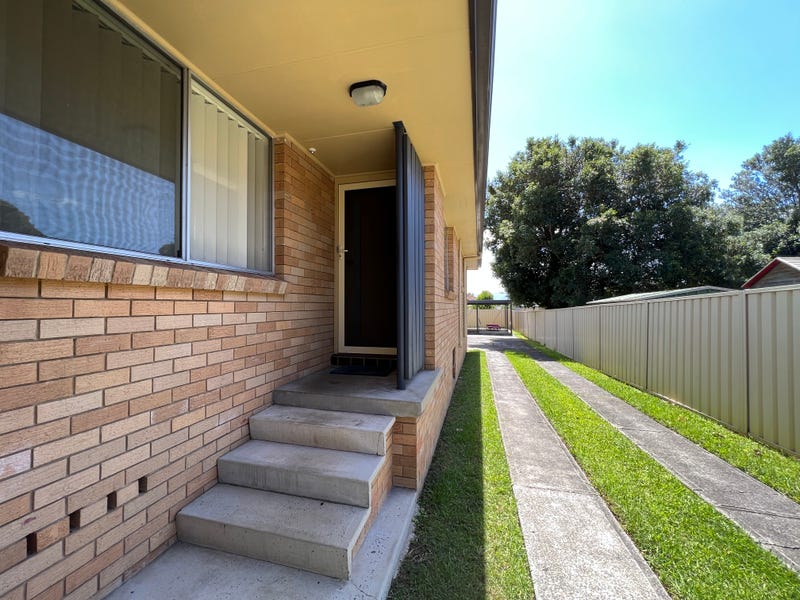 2/104 Parkes Street, Oak Flats, NSW 2529