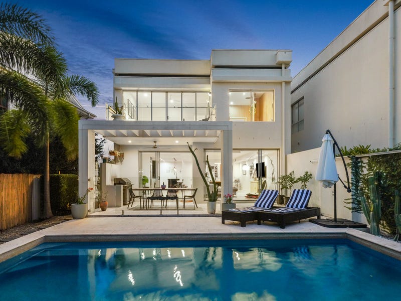 14A Garden Grove, Carrara, QLD 4211