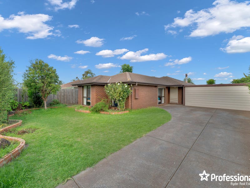 15 Stewart Crescent, Rockbank, Vic 3335 House for Sale realestate