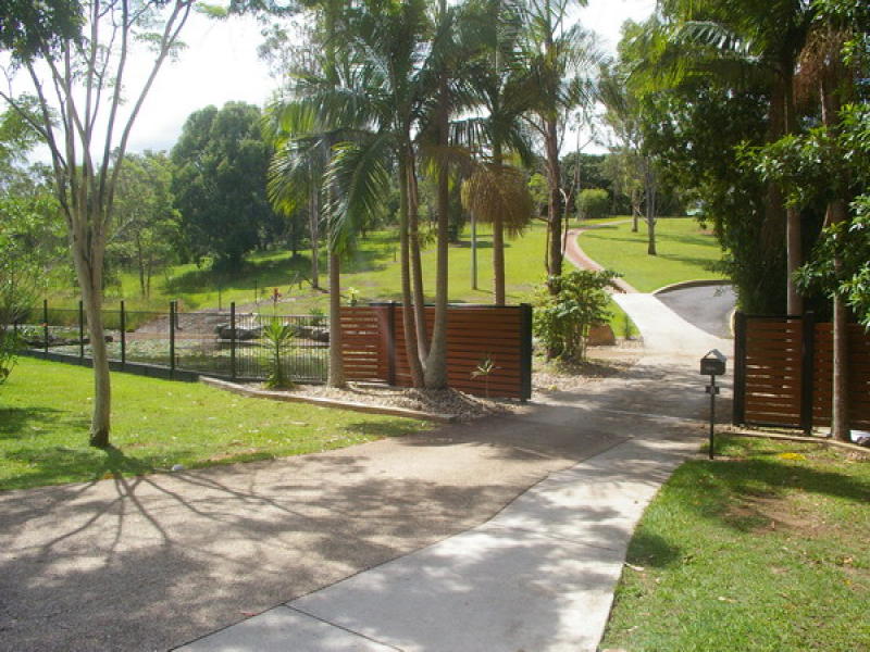 8 Nullamanna Road, Camp Mountain, Qld 4520