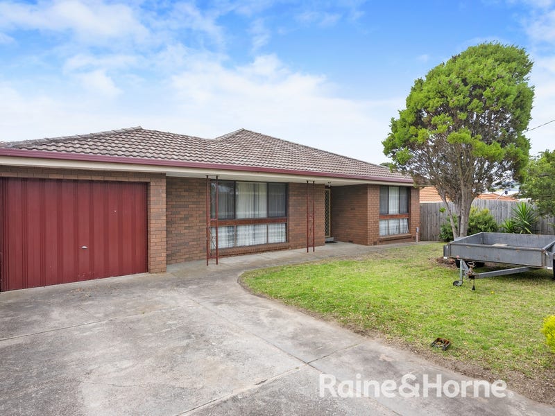 16 Walpole Avenue, Rosebud, VIC 3939