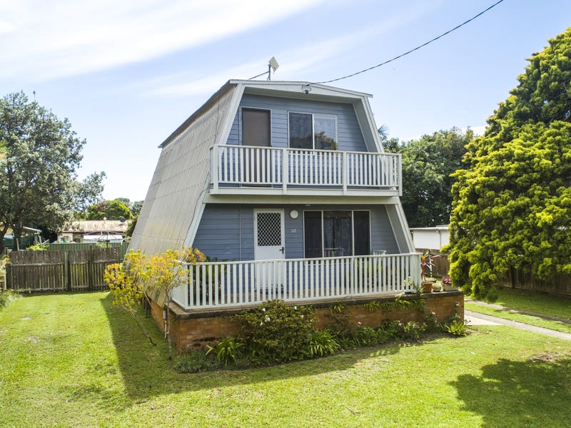 10 Eleventh Avenue, Stuarts Point, NSW 2441
