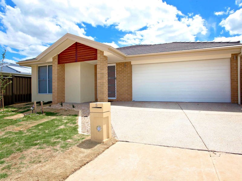 5 Alabaster Avenue, Melton South, VIC 3338