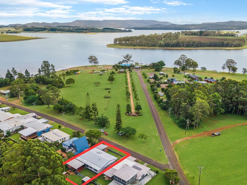 5 Lakeside Drive, Yungaburra, Qld 4884 Property Details