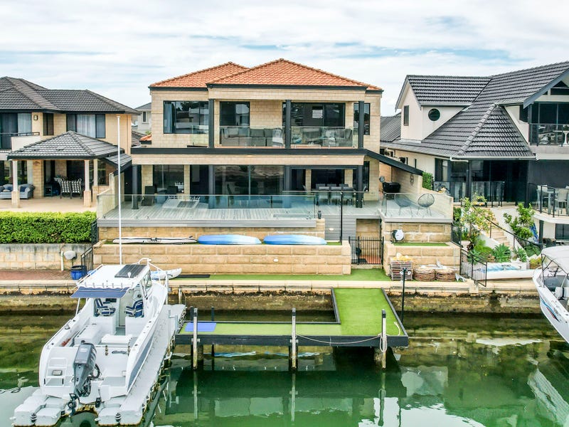 4 Santavea Mews, Halls Head, WA 6210